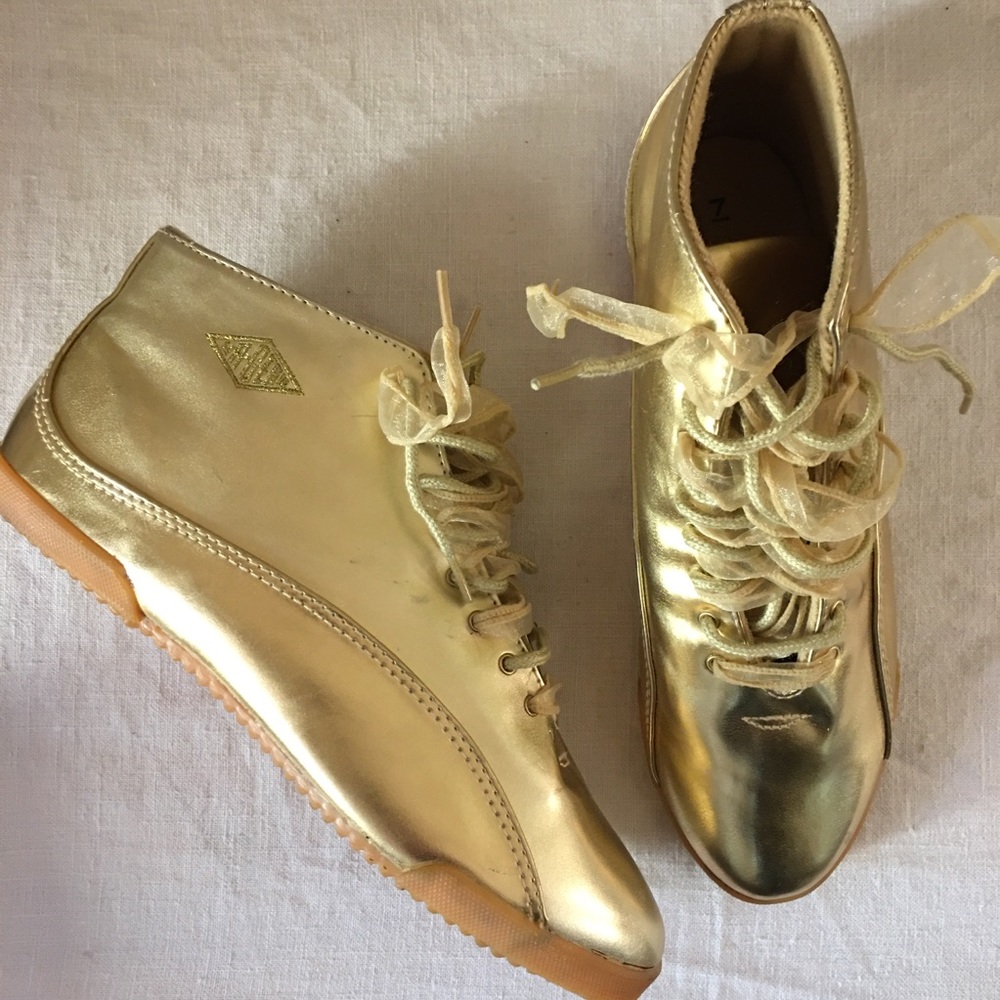 Vintage LA Gear metallic gold high top streetwear